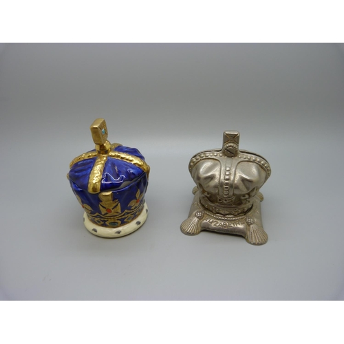 658 - A money box in the form of a crown and a Crown Staffordshire pot