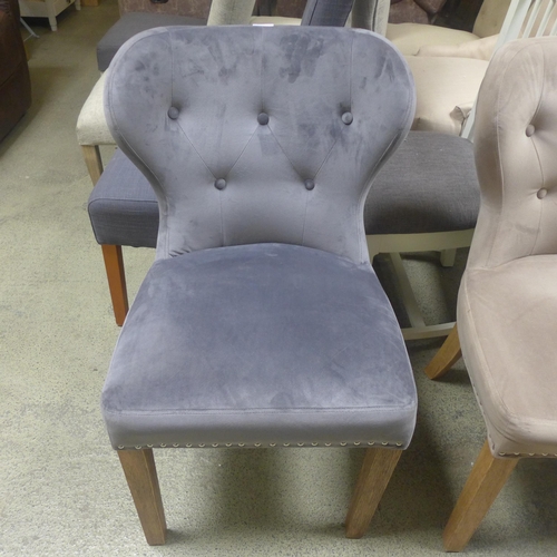 1693 - An Arlo grey chair