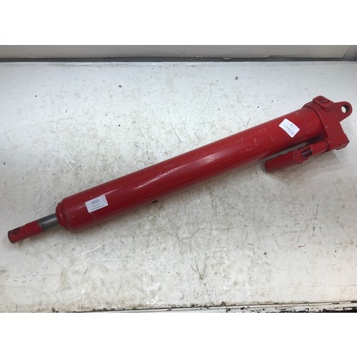 2021 - Red 12ton hydraulic cylinder for engine lift, etc.