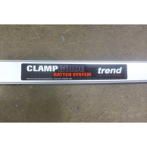 2138 - Trend frame clamp