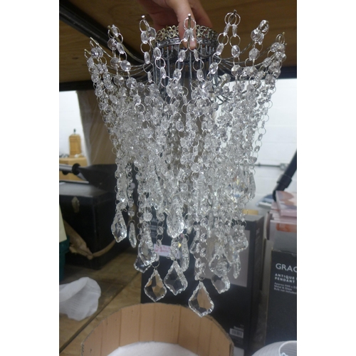 2151 - 2 desk lights and 2 chandeliers (Dunelm)