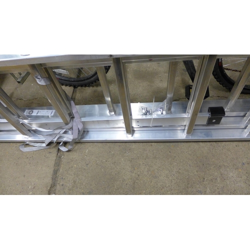 2362 - Hymer 14 rung triple ladder