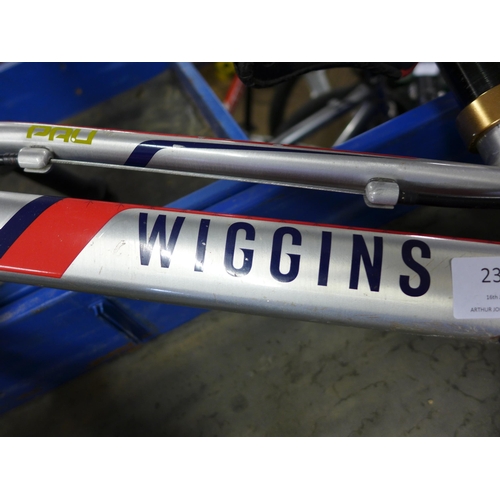 2383 - Wiggins infants balance bike