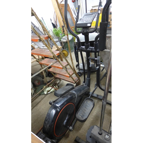 2402 - Reebok 2R9 elliptical exercise stepper machine