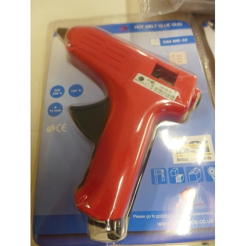 2181 - Four x 40W glue guns with 11mm glue sticks (sealed)