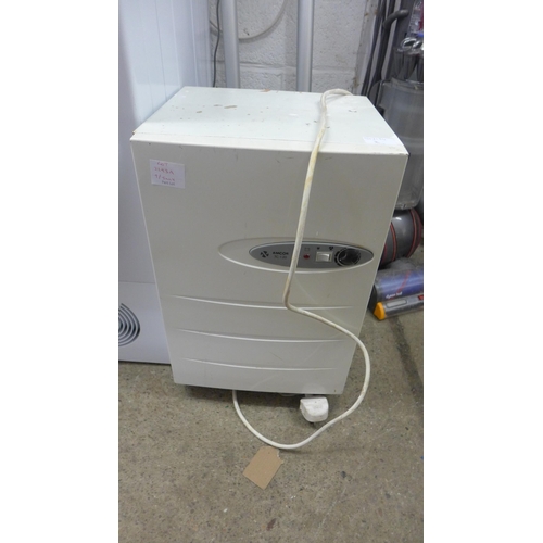 2999 - Amcor Tc120 dehumidifier - failed electrical safety test due to earth continuity - sold as scrap onl... 