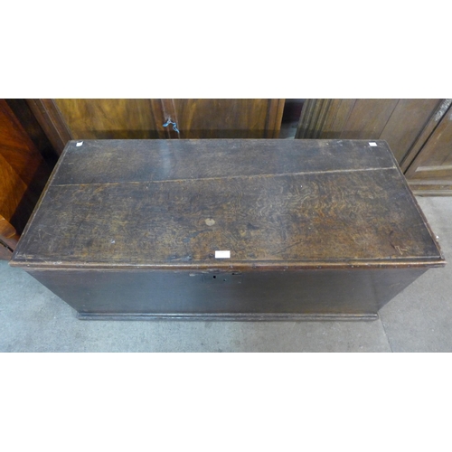 152 - A George III oak blanket box