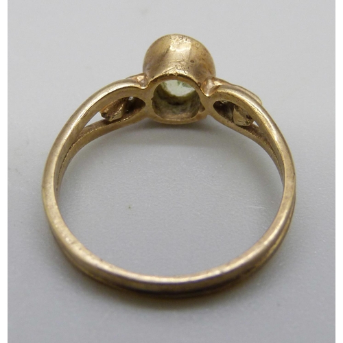 1008 - A 9ct gold, yellow and white stone ring, 1.9g, J