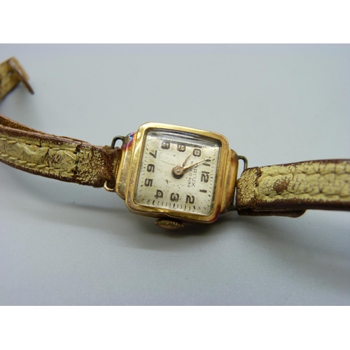 1010 - A lady's 18ct gold cased wristwatch