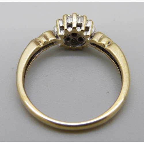 1032 - A 9ct gold diamond cluster ring, 2.7g, N