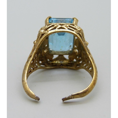 1072 - A 9ct gold ring, a/f, 7.2g