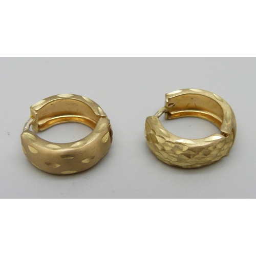 1080 - A pair of 9ct gold earrings, 2.7g