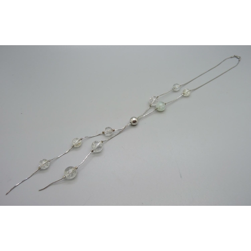 1084 - A silver and rock crystal necklace