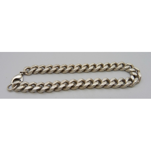 1088 - A silver curb link bracelet, 41g