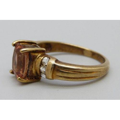 1095 - A 9ct gold stone set ring, 3.7g, N