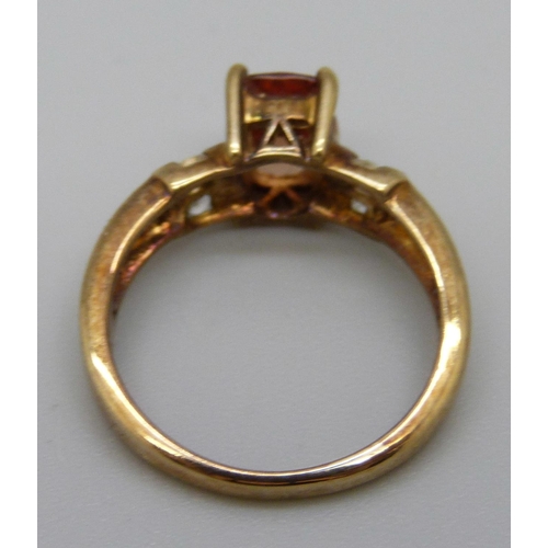 1095 - A 9ct gold stone set ring, 3.7g, N