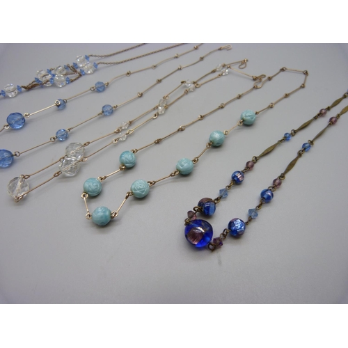 1099 - Five vintage necklaces