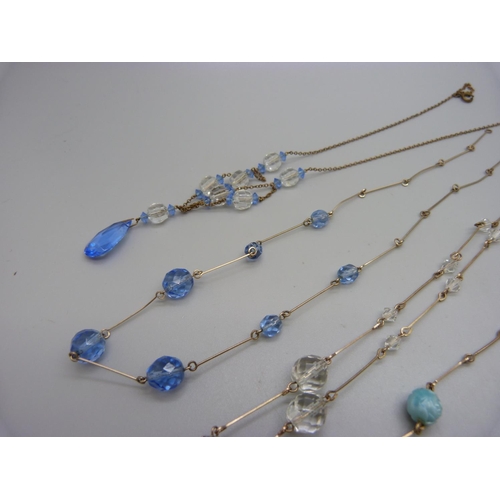 1099 - Five vintage necklaces