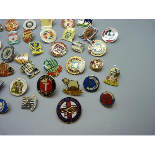 1110 - A collection of British football club badges