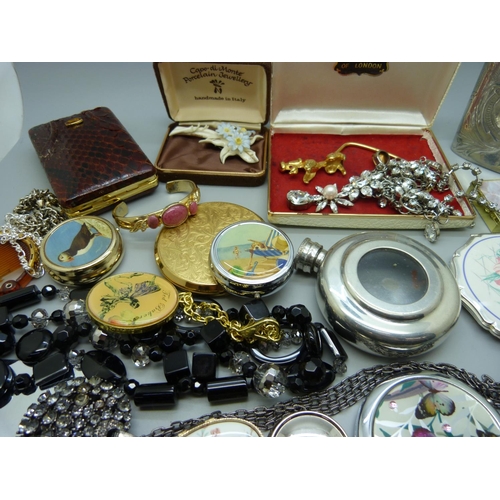 1136 - Compacts, hip flask, pill boxes, costume jewellery, etc.