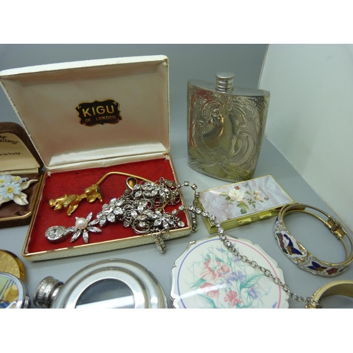 1136 - Compacts, hip flask, pill boxes, costume jewellery, etc.