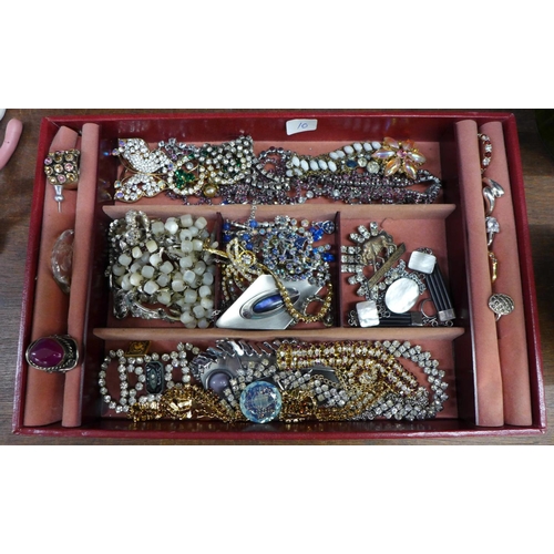 687 - Paste set necklaces and other costume jewellery