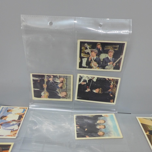 696 - The Beatles A&BC colour cards (38)