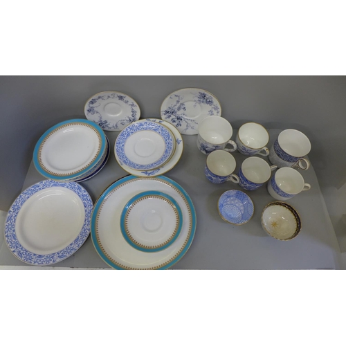 738 - A collection of early Royal Worcester plates, cups and saucers, blue colourways, several patterns (2... 