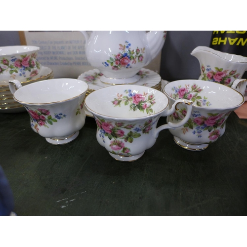 795 - A Royal Albert Moss Rose tea set, six setting but lacking three cups