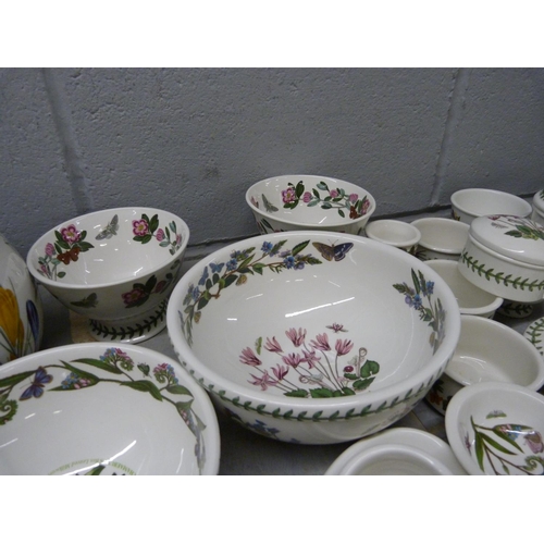 820 - Portmeirion The Botanic Garden bowls, jars, dishes, etc. (two boxes) **PLEASE NOTE THIS LOT IS NOT E... 