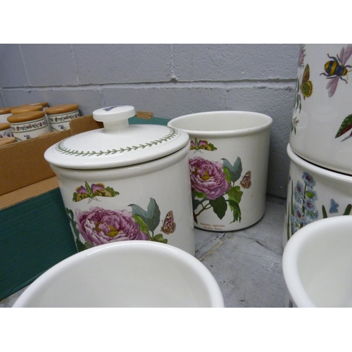 824 - A collection of Portmeirion The Botanic Garden storage jars, five with lids, four without, large and... 