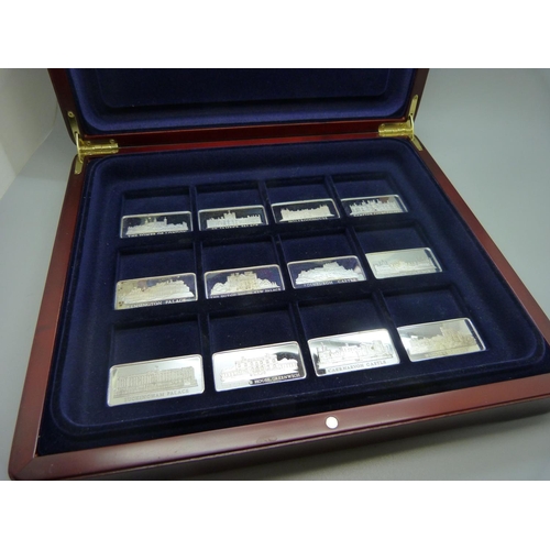 858 - A cased set of twelve silver ingots, Palaces of Great Britain, 381.5g, marked on the rims