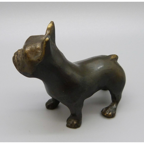 879 - A bronze figure of a Bulldog, 58mm high