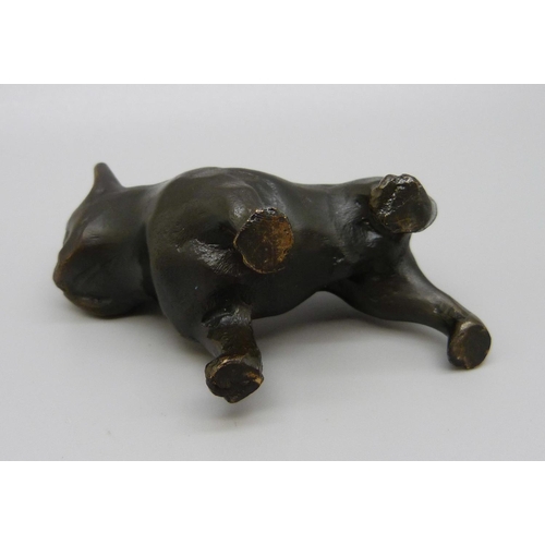 879 - A bronze figure of a Bulldog, 58mm high