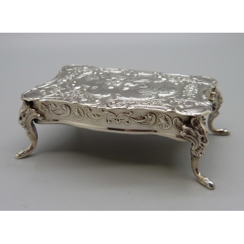 884 - A late Victorian miniature silver dolls house table, London import marks for 1898