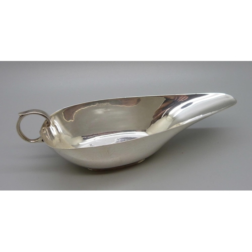 888 - A silver sauce boat, Birmingham 1944, 65g