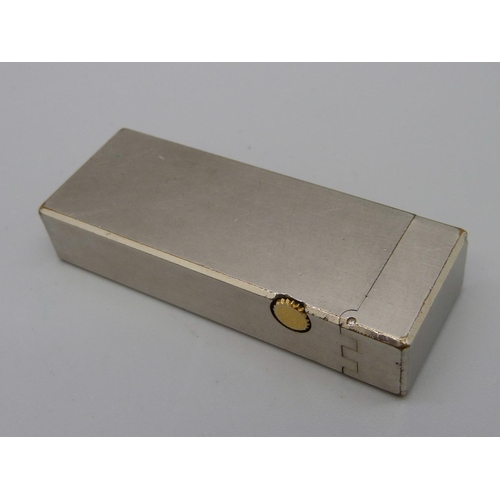 895 - A Dunhill lighter, boxed