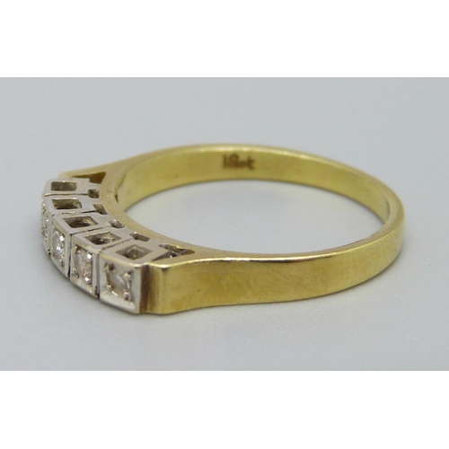 940 - An 18ct gold, five stone diamond ring, 3.1g, L