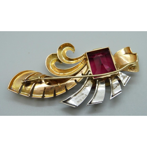 952 - An 18ct gold and palladium set rubellite tourmaline brooch, marked 'La Vogue 18ct Pall', total weigh... 