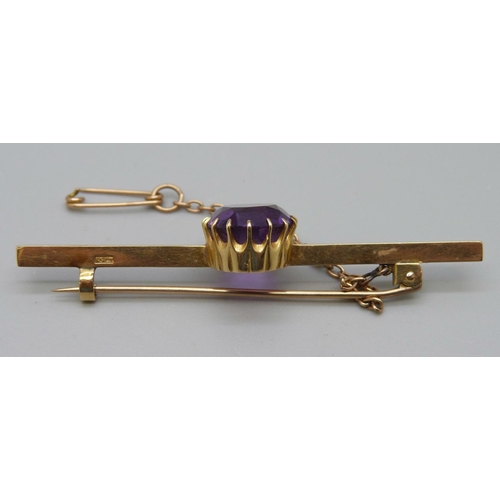 991 - A vintage 15ct gold and amethyst brooch, 7.7g