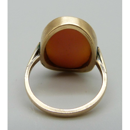 997 - A 9ct gold cameo ring, 4.7g, L