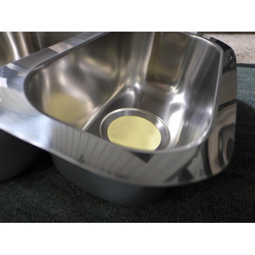 3097 - Ecuador 1.5 Bowl U/mount Stainless Steel (430x582) * VAT will be added to the hammer price of this l... 