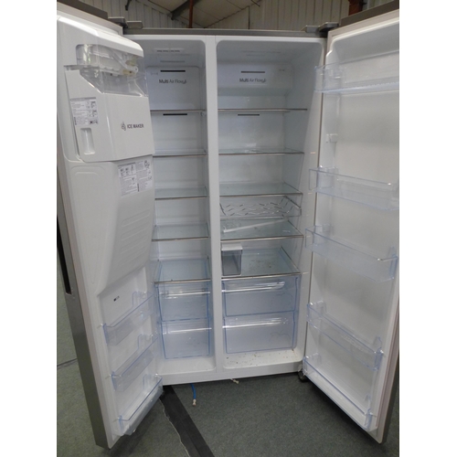 3115 - Hisense Side By Side Stainless Steel Fridge Freezer (RS694N4TZF), original RRP £1499.98 + VAT * This... 