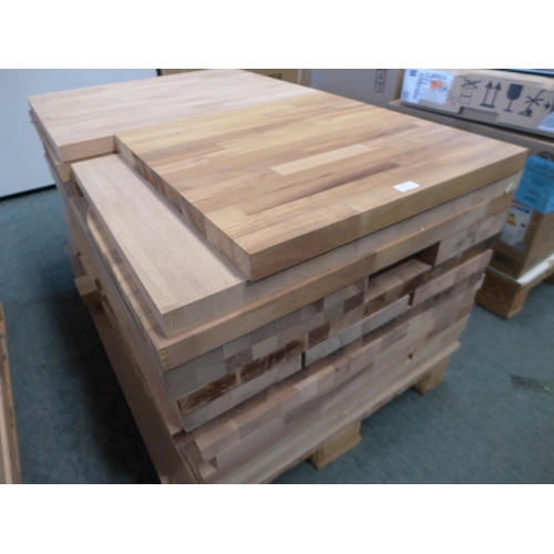 3161 - Pallet Of Mixed Size/Cut Solid Oak Outcuts * VAT will be added to the hammer price of this lot