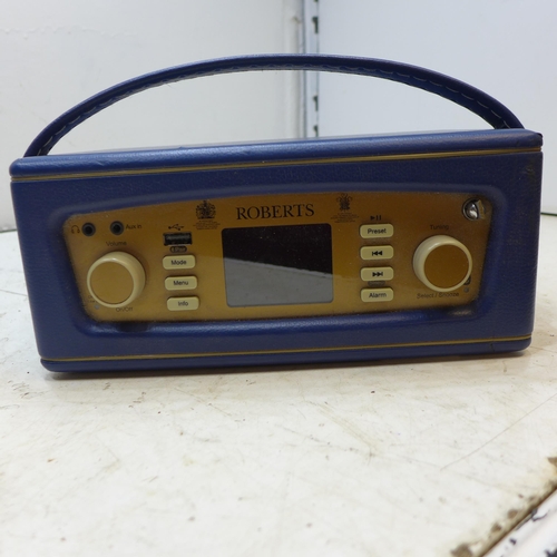 2188 - Roberts vintage style DAB radio, - W