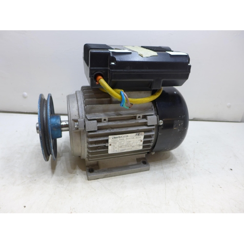 2001 - Single phase 2hp 1400rpm electric motor with pulley