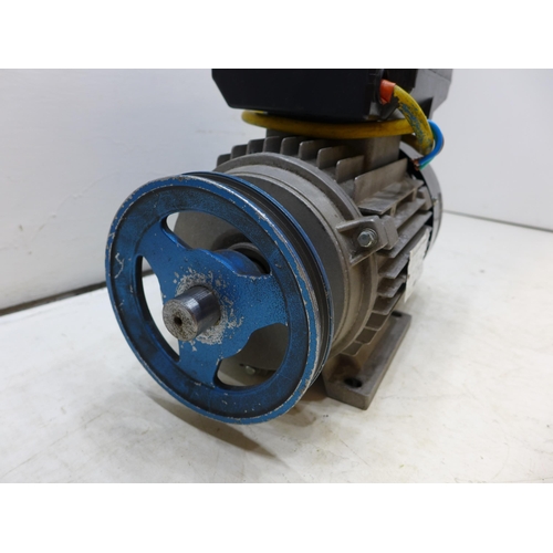 2001 - Single phase 2hp 1400rpm electric motor with pulley