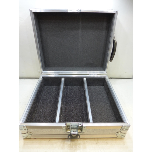 2003 - Lockable aluminium flight case, 19