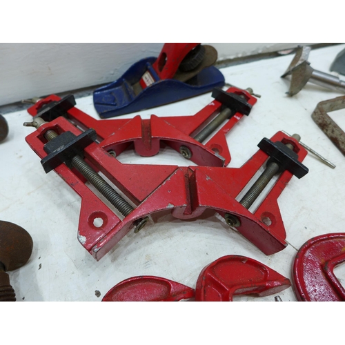 2008 - A quantity of clamps including 2 record G clamps no 8