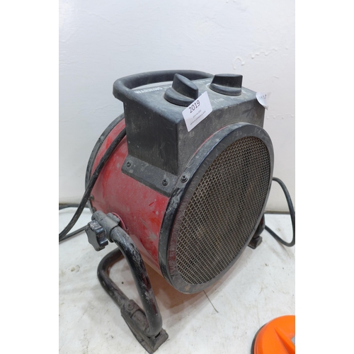 2019 - 2.5kw site heater,  Bosch angle grinder & 2 suction handles